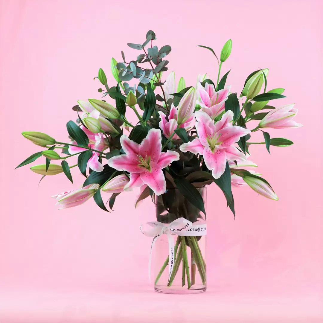 Lilies In A Vase | Buy/Send Lilies Online - Flora D'lite