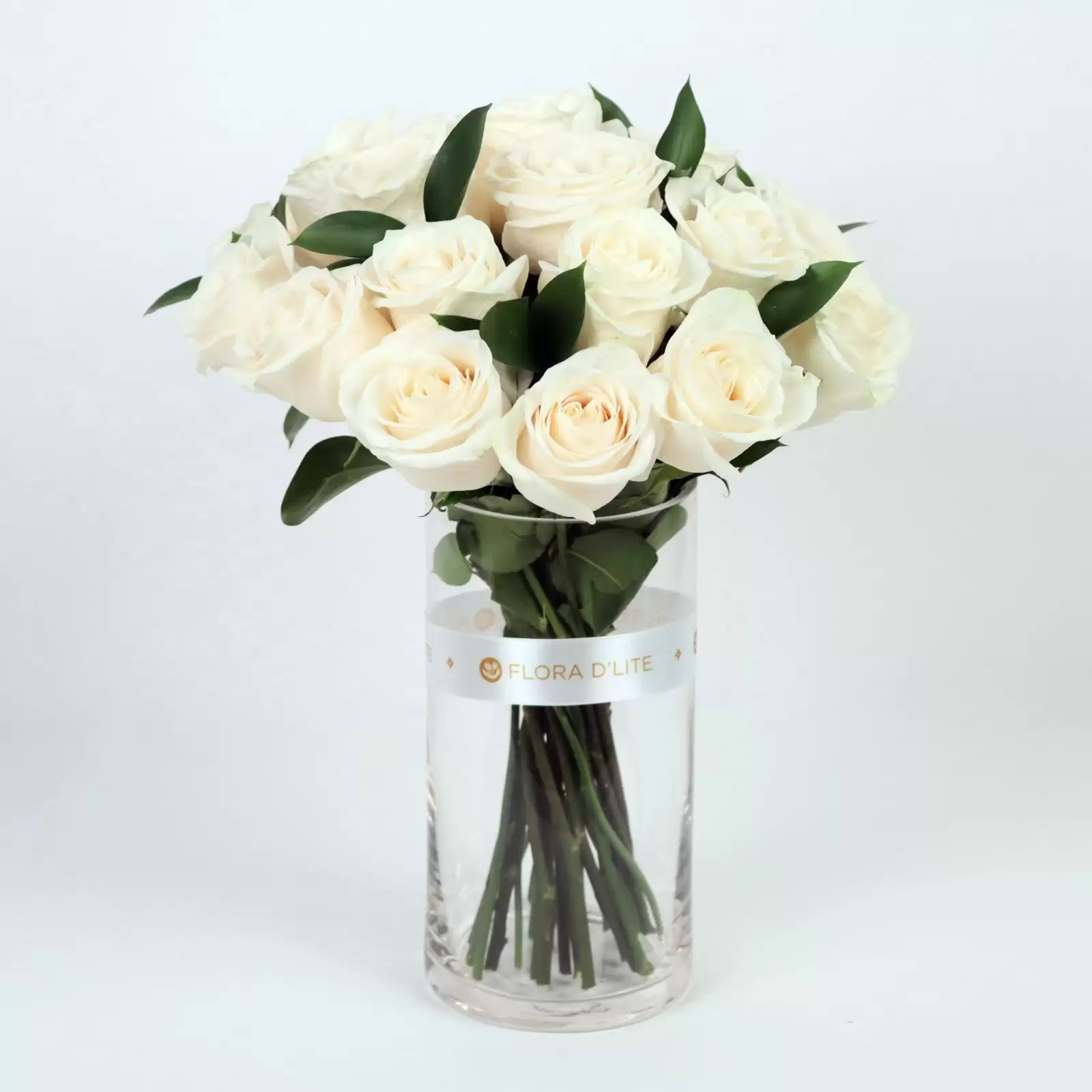 Morning Glory White Roses In A Vase - Flora D'lite