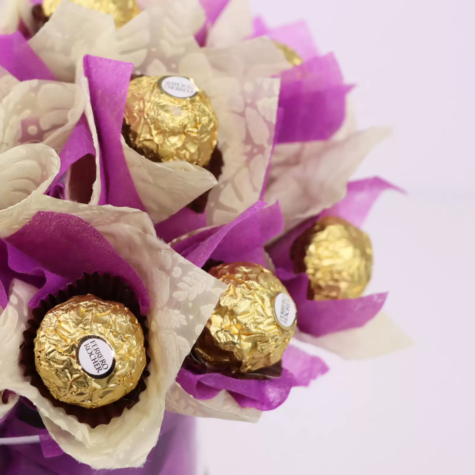 Choco Enchanting Vase | Send Chocolate Gifts In Bahrain - Flora D'lite