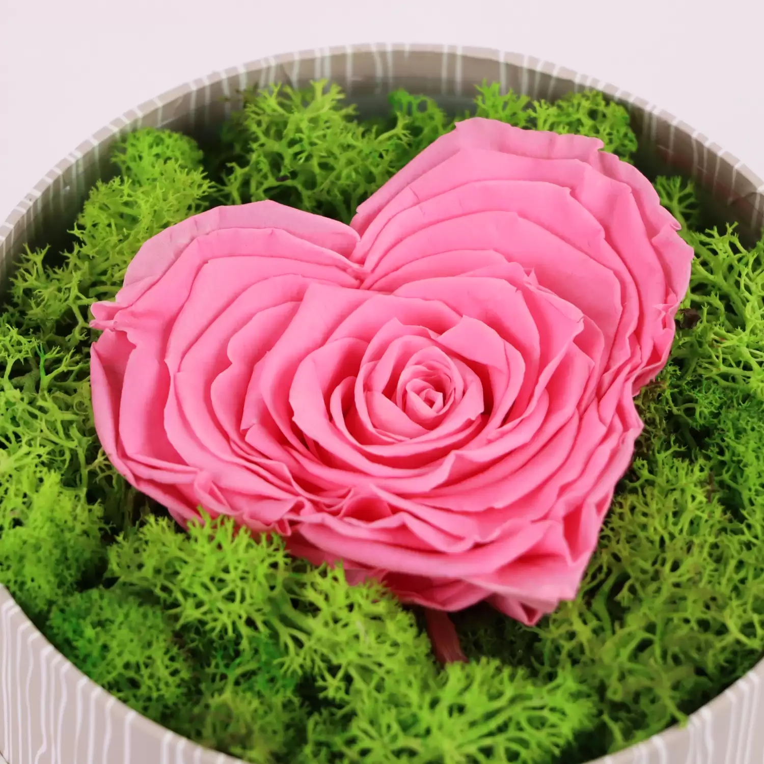 Heart Shaped Infinity Rose | Gifts For Her | Send Gifts To Bahrain - Flora D'lite