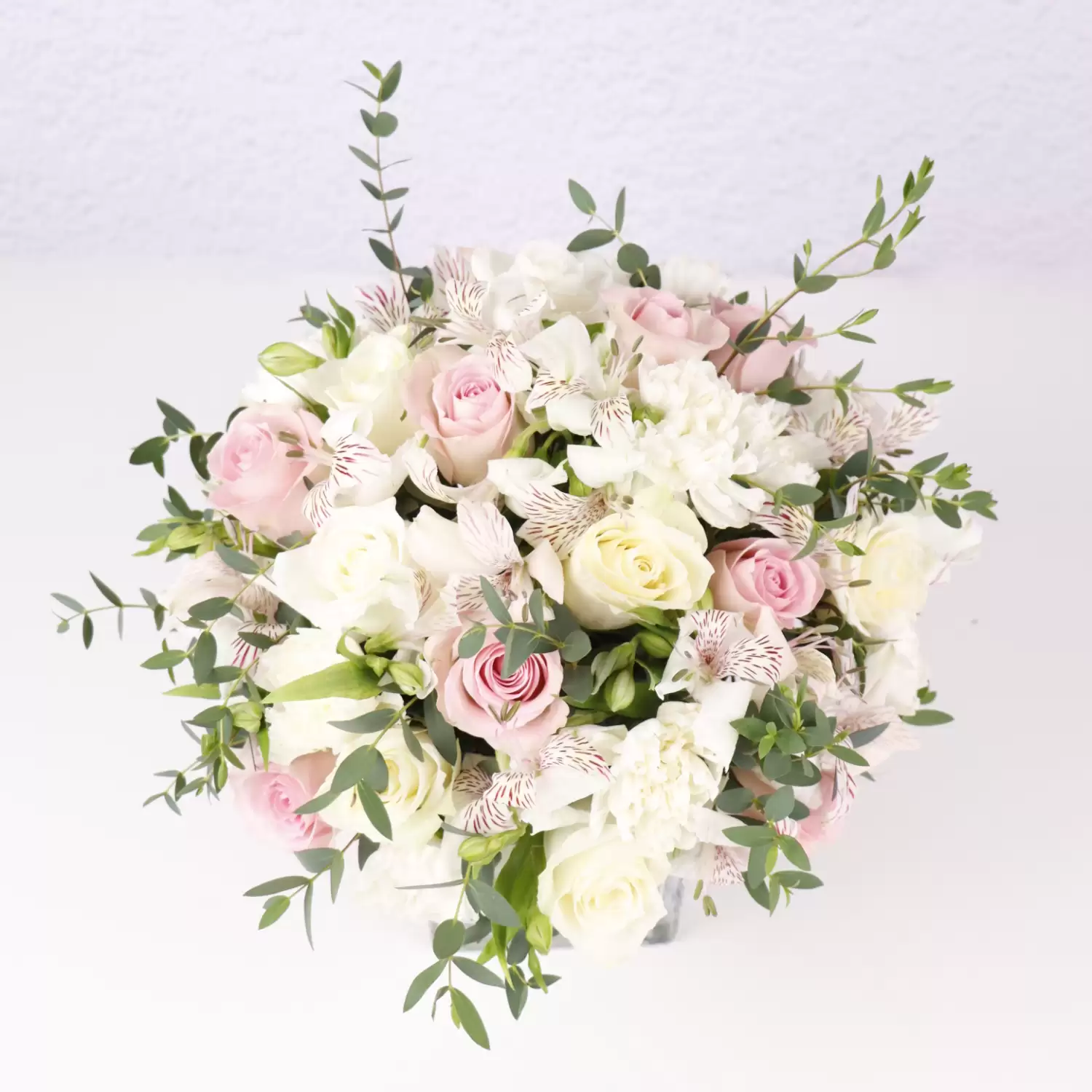 Lasting Melody | Roses & Carnations Mixed Vase Arrangement | Gifts Delivery Bahrain - Flora D'lite