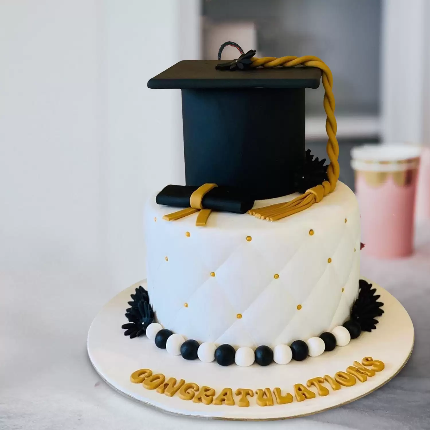 Graduation Cake | Order Graduation Cakes Online | Cake Delivery In Bahrain - Flora D'lite