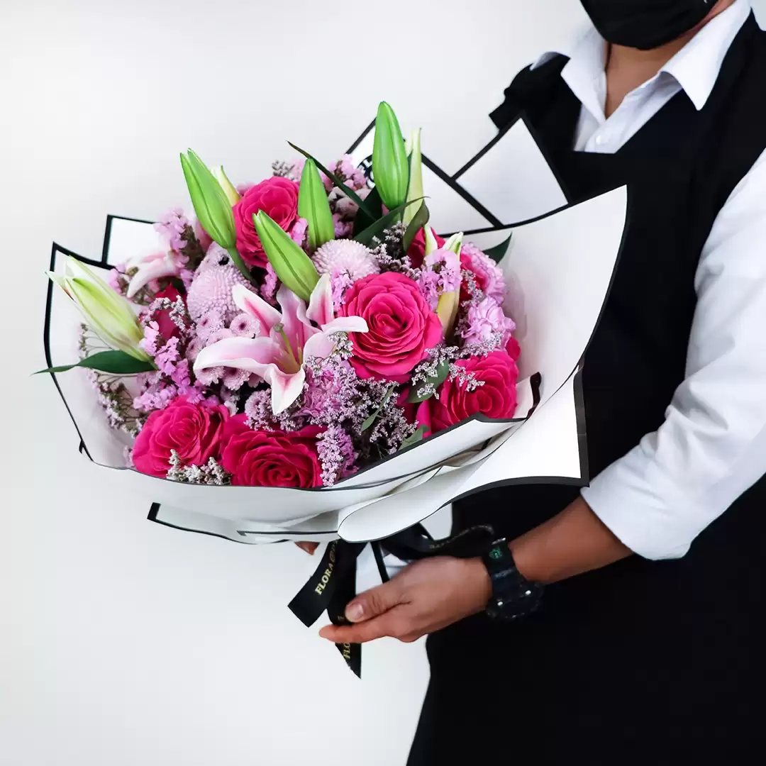 Happy Arrangement Bouquet | Flower Delivery In Bahrain - Flora D'lite